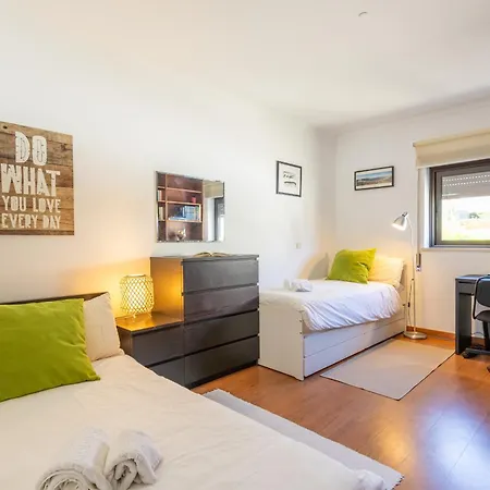 Concha Mar Com Vista Sobre A Baia * 상 마르티뇨 두 포르투