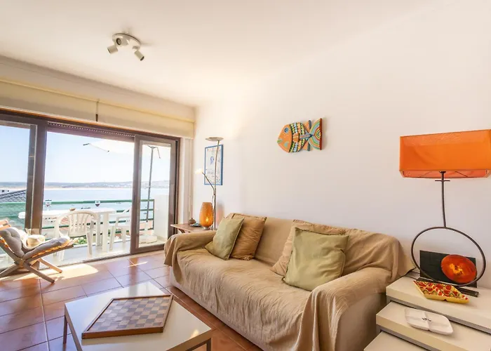 Concha Mar Com Vista Sobre A Baia * 상 마르티뇨 두 포르투